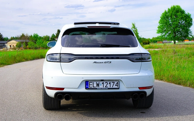 Porsche Macan cena 329000 przebieg: 13700, rok produkcji 2021 z Góra małe 301